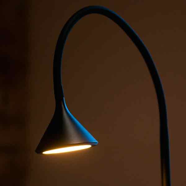 pie_salon_ding_led_03.jpg